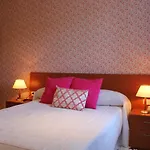 Montero Hotell *